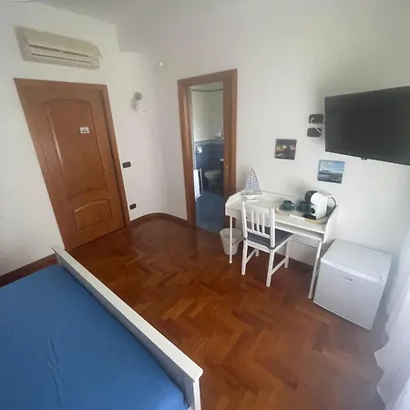 Reginella House Guest house *