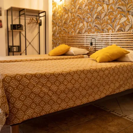 Pensión Reginella House 4*