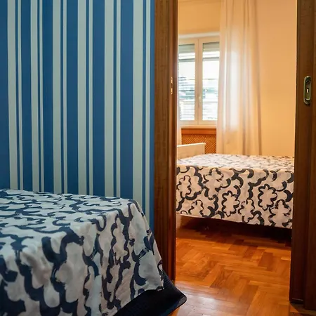 Reginella House 4* Nápoles