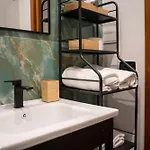 בית הארחה Reginella House 4*