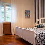 Πανσιόν Reginella House 4*
