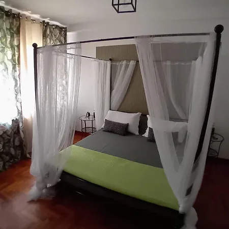 Reginella House * Неаполь
