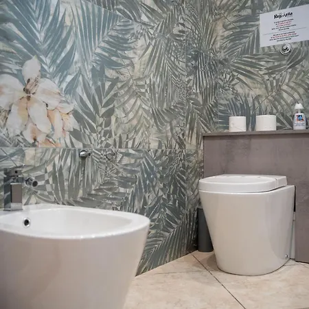 Гостевой дом Reginella House Неаполь