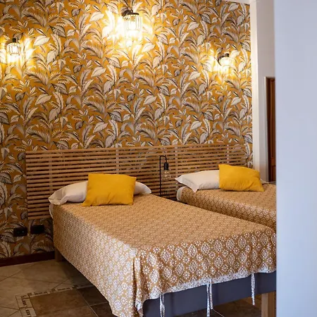 Reginella House *