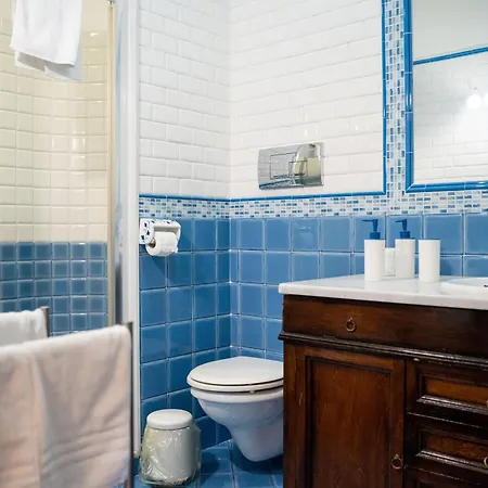 Reginella House 4* Неаполь